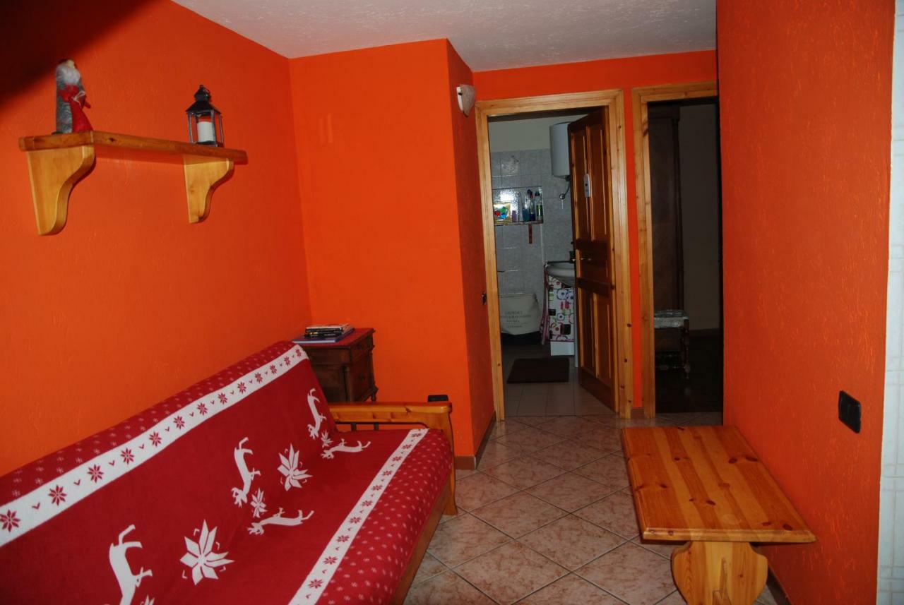 Casa Vacanza In Centro A La Salle Luaran gambar