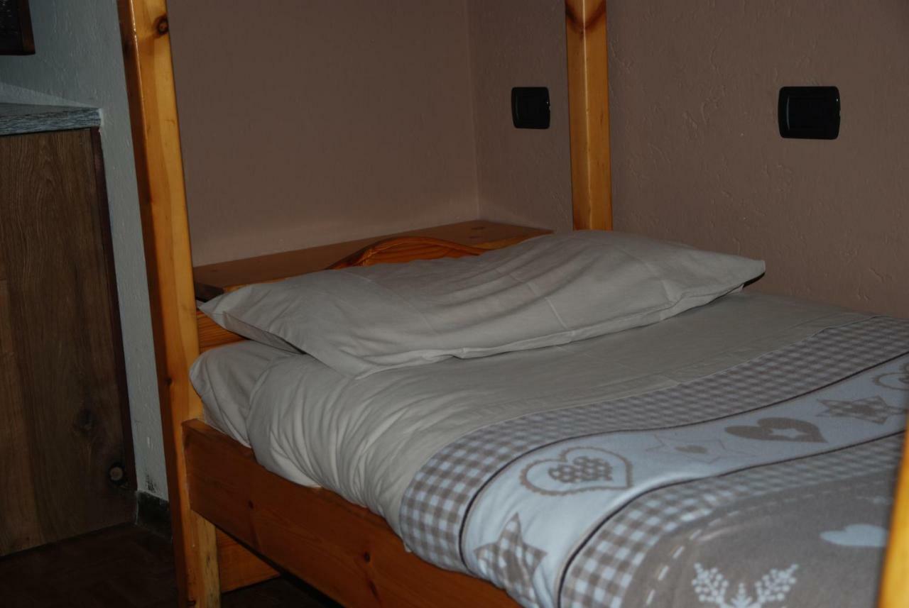 Casa Vacanza In Centro A La Salle Luaran gambar